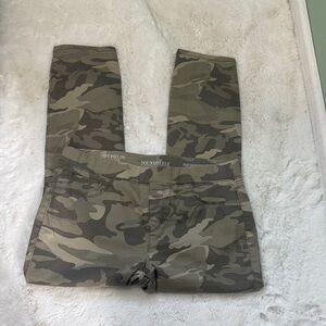 Sound Style Women's Camouflage Skinny Pants PL